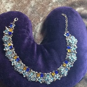 Statement necklace